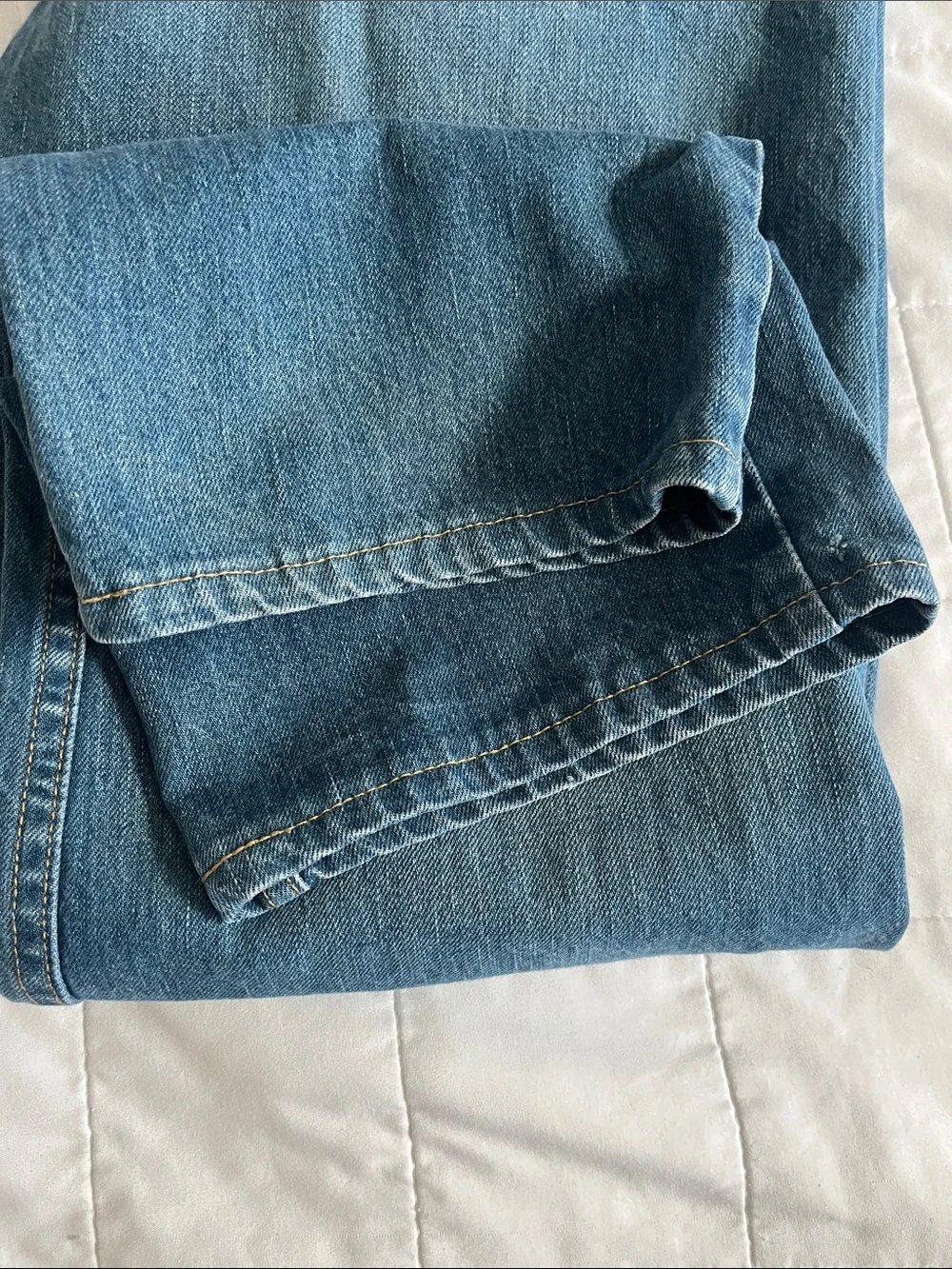 Levi's vintage 550 relaxed fit 100% cotton  Jeans 33 waist 30 length women
